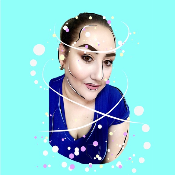 Meet your Posher, Cynthia - Picture 1 of 1